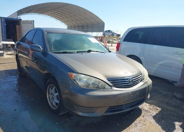 2005 TOYOTA Camry
