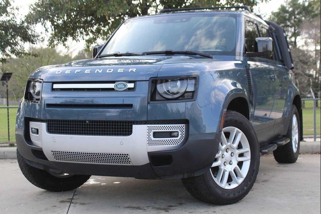 2024 LAND ROVER Defender