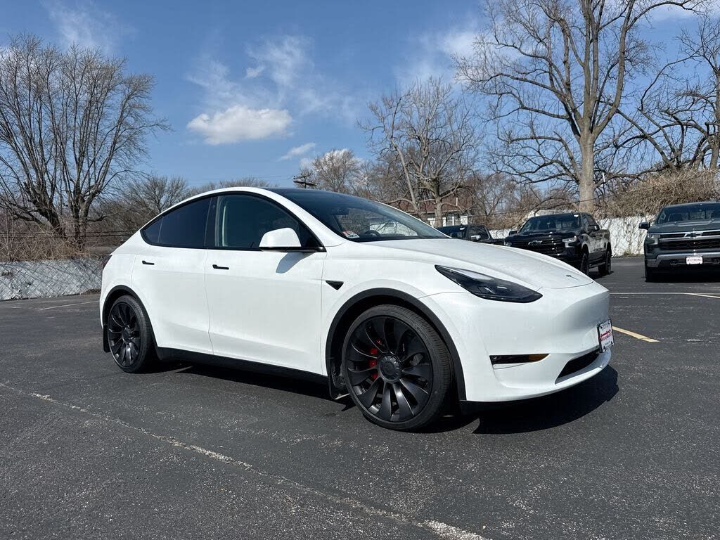 2022 TESLA Model Y