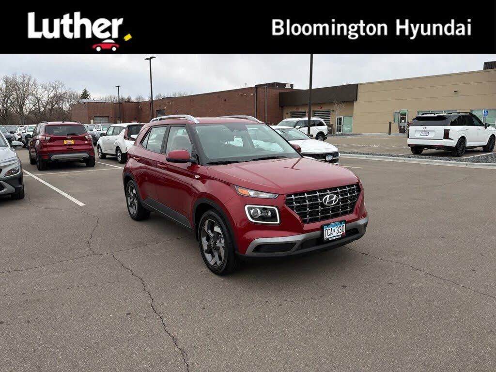 2025 HYUNDAI Venue