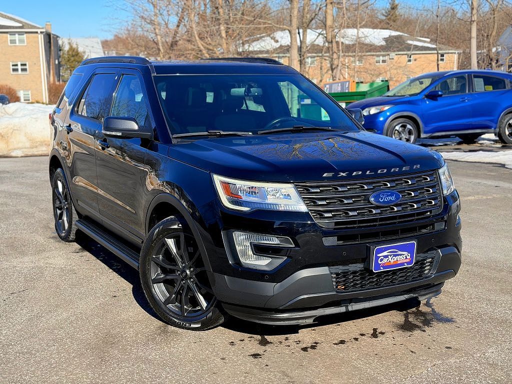 2017 FORD Explorer