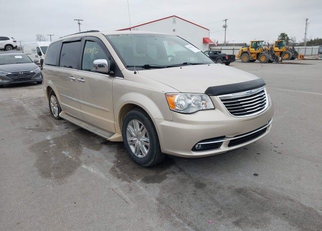 2012 CHRYSLER Town and Country