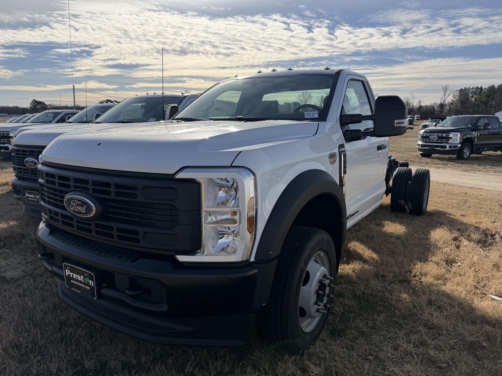 2025 FORD F-550