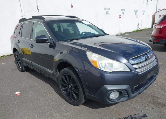 2013 SUBARU Outback
