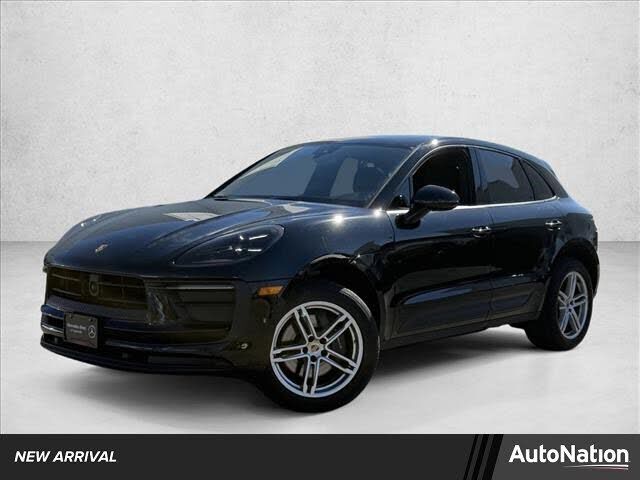 2024 PORSCHE Macan