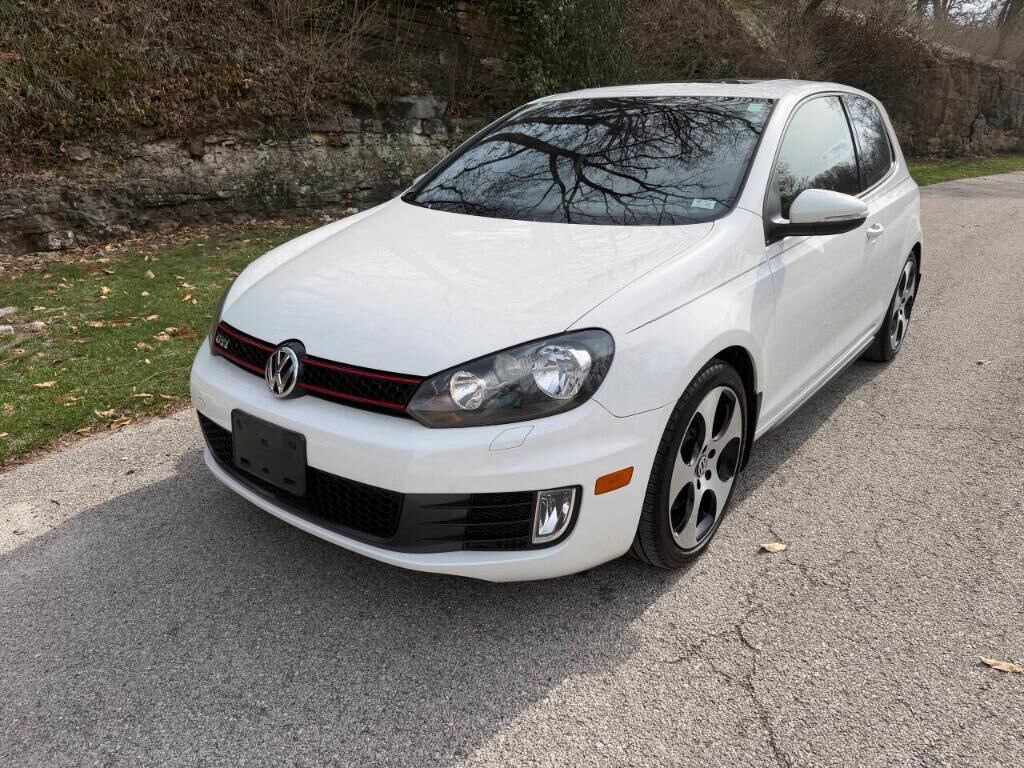 2010 VOLKSWAGEN GTI