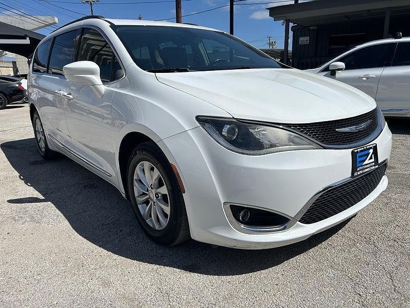 2017 CHRYSLER Pacifica