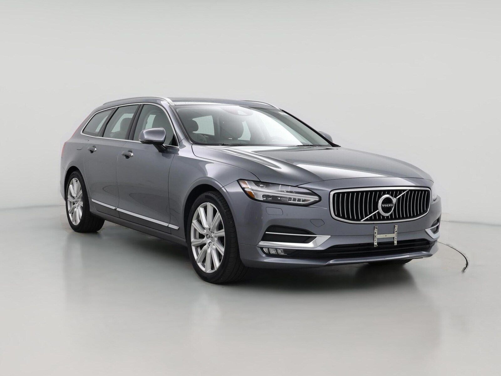 2018 VOLVO V90