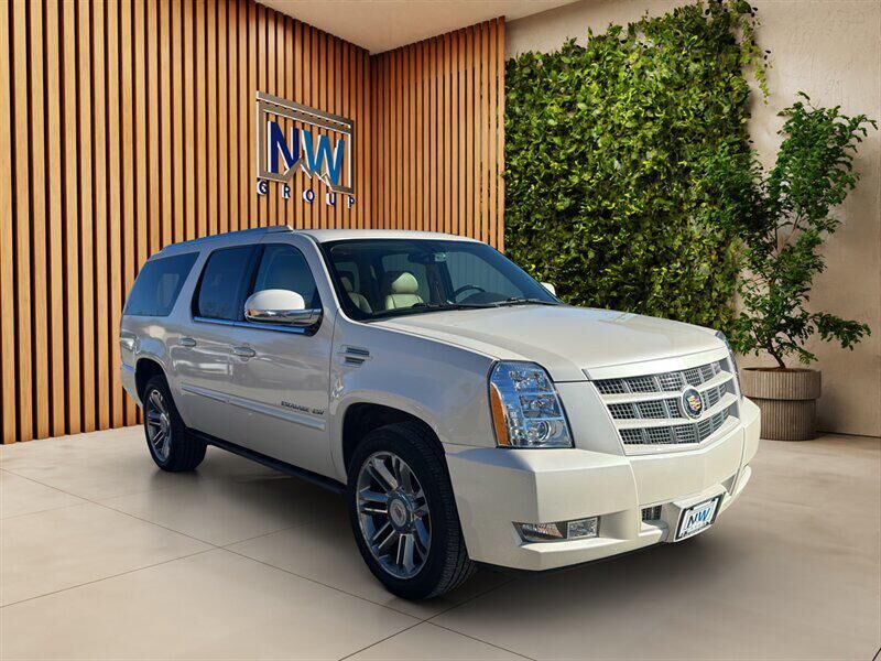 2014 CADILLAC Escalade