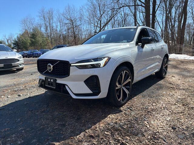 2022 VOLVO XC60