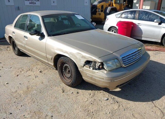 2000 FORD Crown Victoria