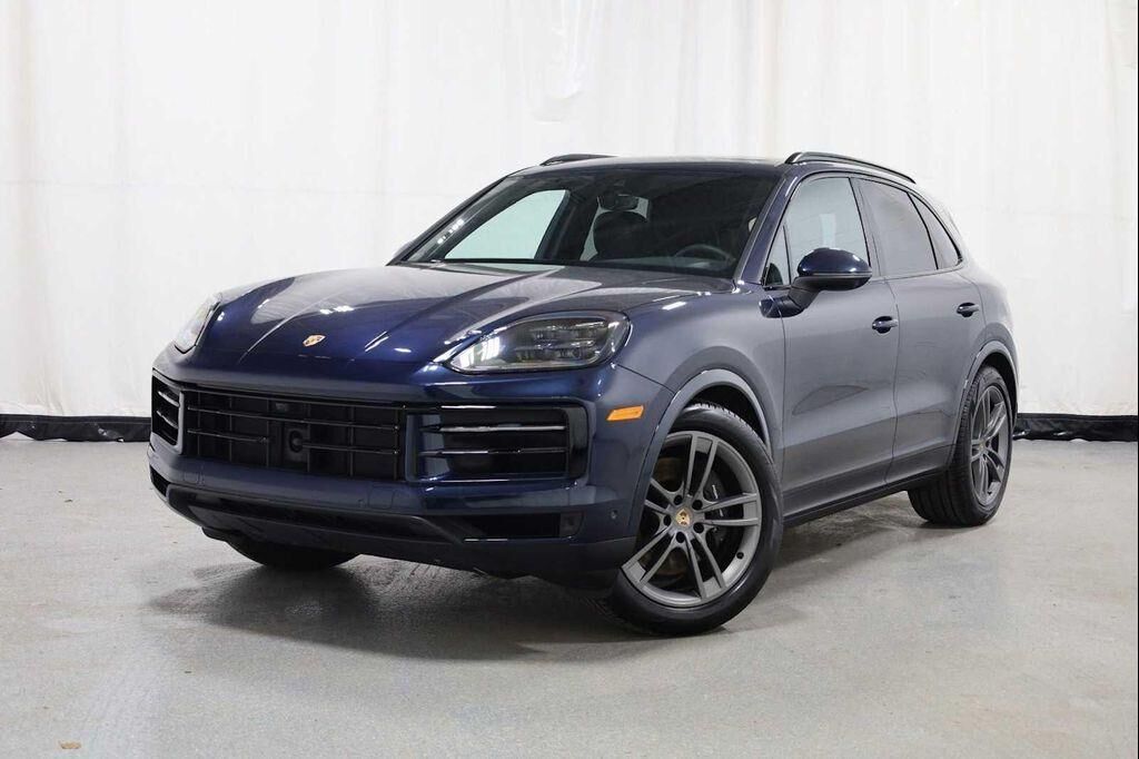 2025 PORSCHE Cayenne