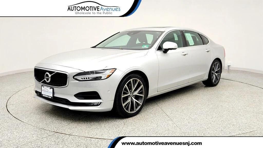 2018 VOLVO S90