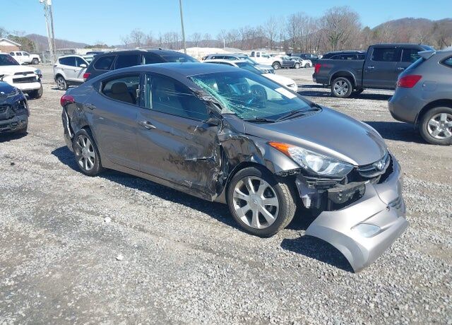 2013 HYUNDAI Elantra