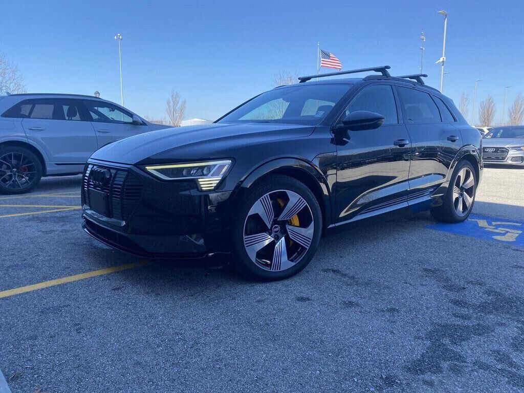 2022 AUDI e-tron