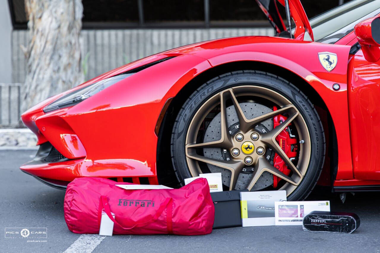 2021 FERRARI F8 Tributo