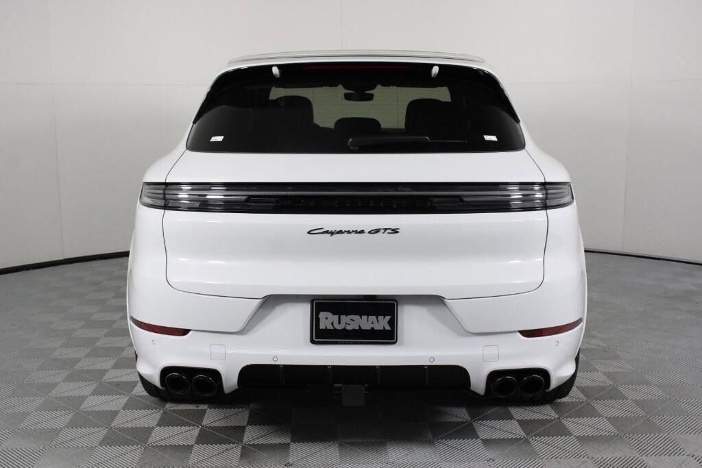 2025 PORSCHE Cayenne