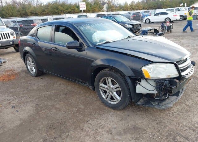 2013 DODGE Avenger
