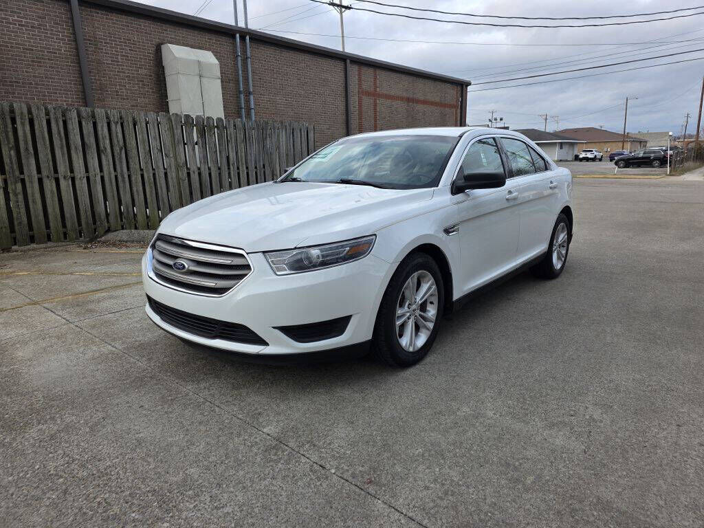 2015 FORD Taurus