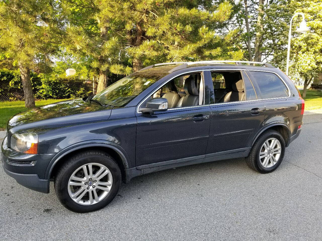 2011 VOLVO XC90