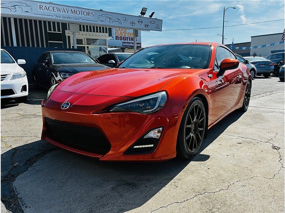 2013 TOYOTA Scion