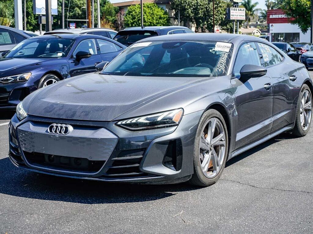 2022 AUDI e-tron