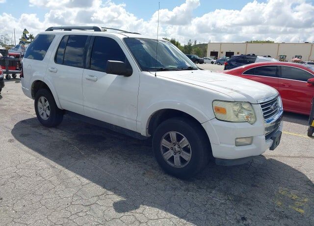 2010 FORD Explorer
