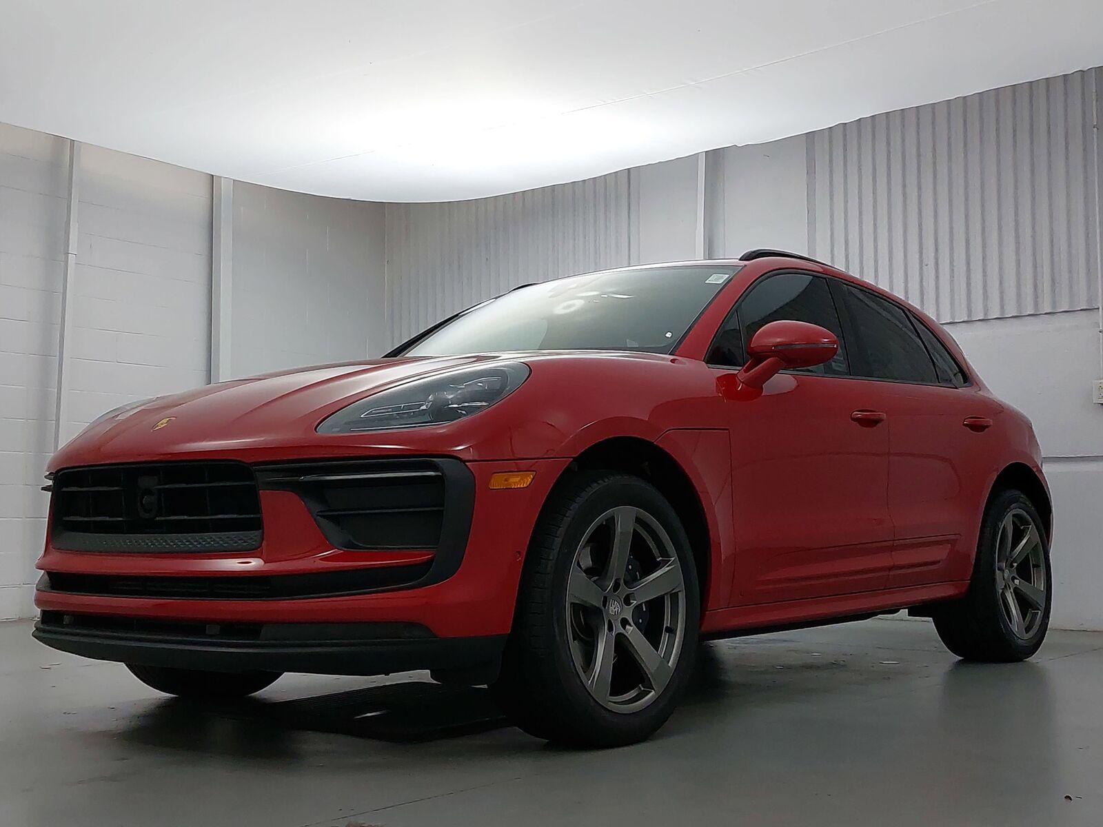 2024 PORSCHE Macan
