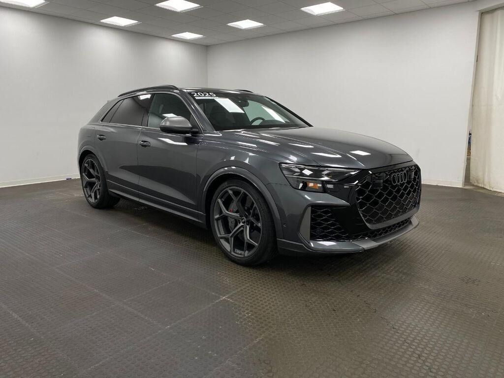 2025 AUDI RS Q8