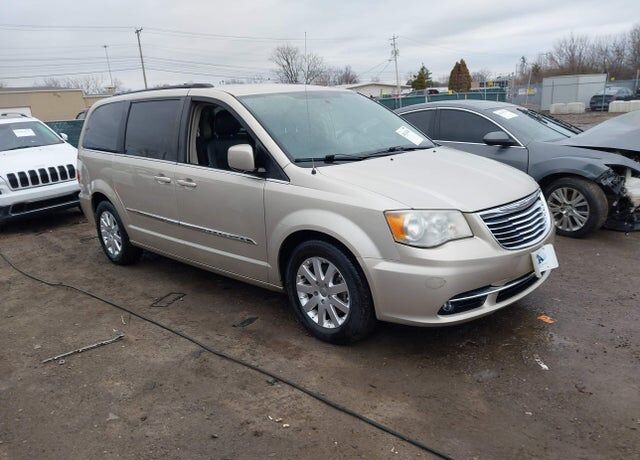 2013 CHRYSLER Town and Country