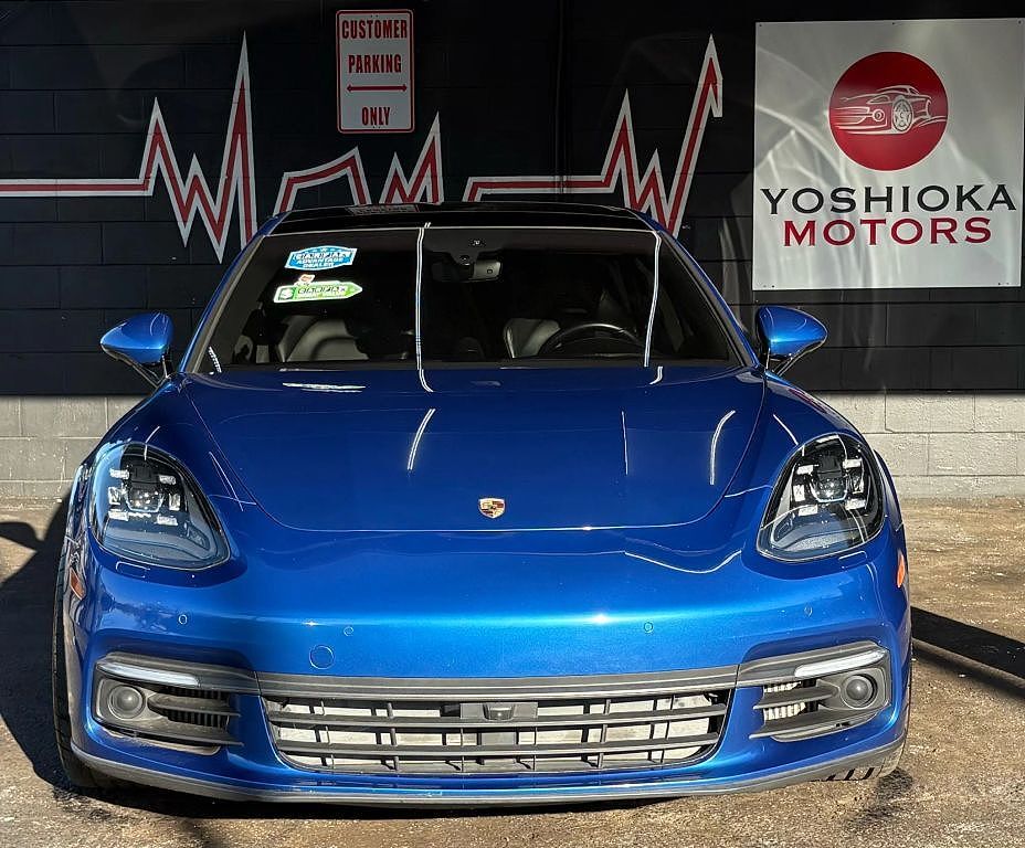2017 PORSCHE Panamera