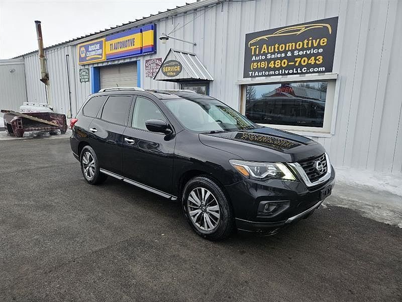 2017 NISSAN Pathfinder