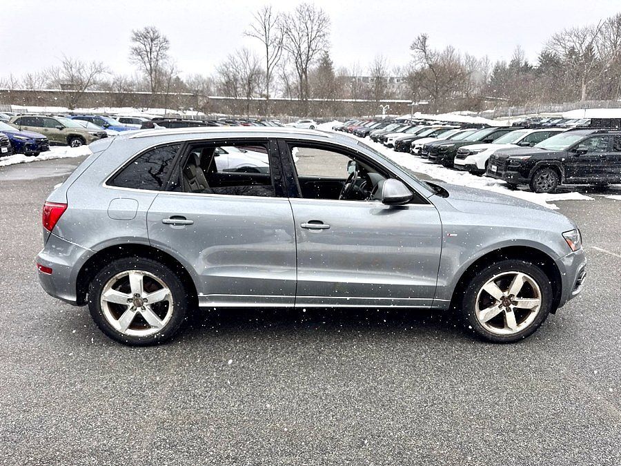 2011 AUDI Q5