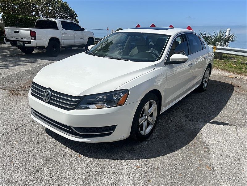 2012 VOLKSWAGEN Passat