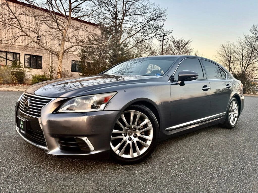 2013 LEXUS LS