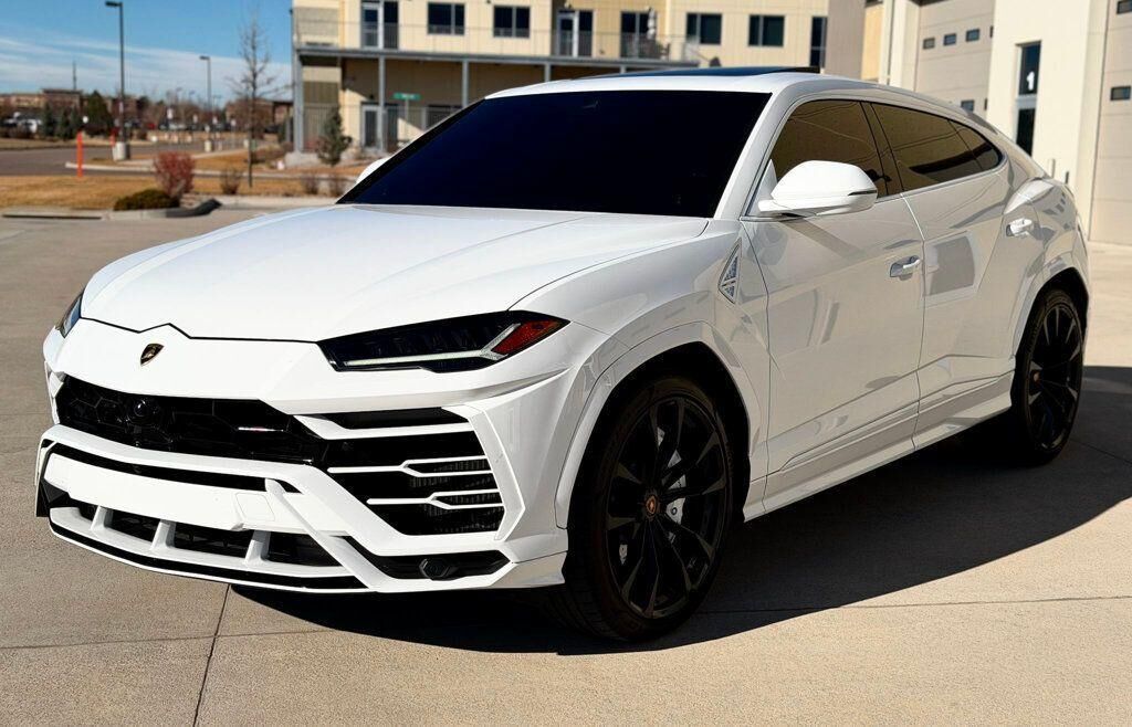 2021 LAMBORGHINI URUS
