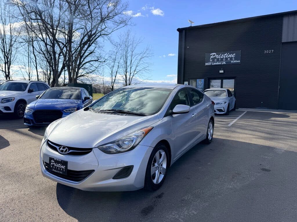 2013 HYUNDAI Elantra