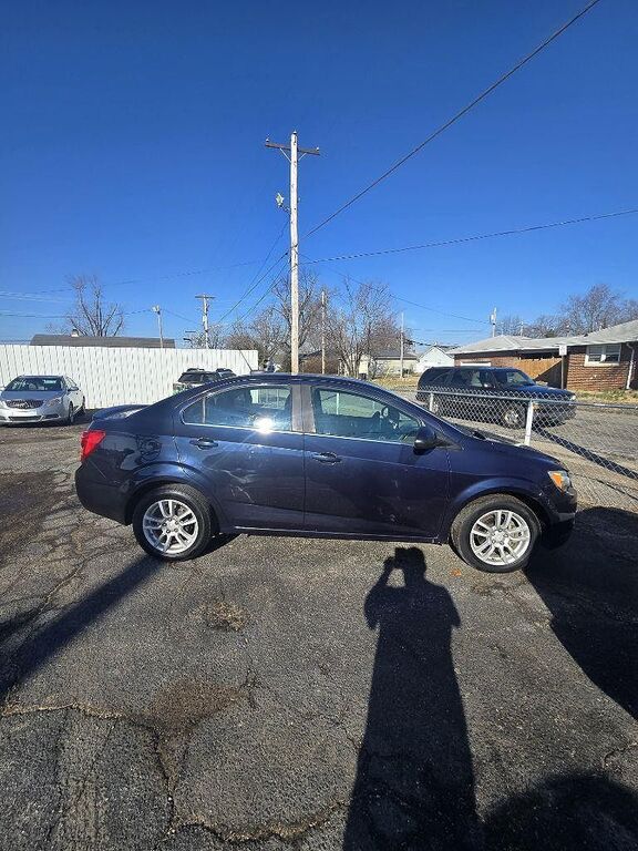 2016 CHEVROLET Sonic