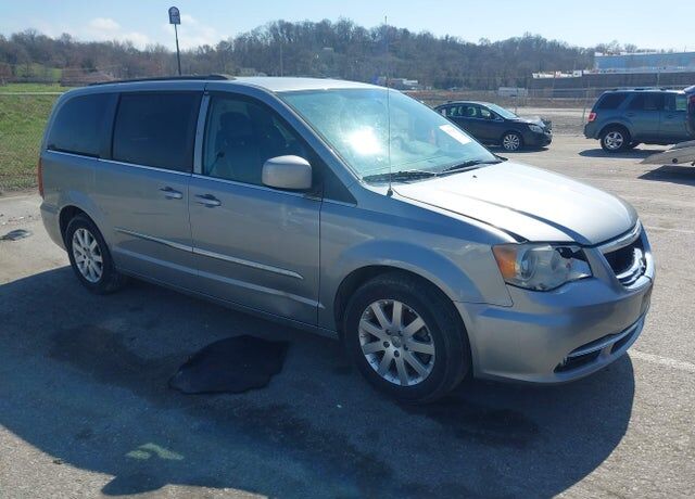 2014 CHRYSLER Town and Country