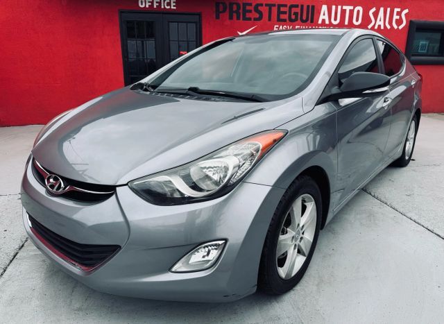 2013 HYUNDAI Elantra