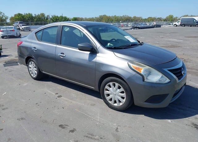 2017 NISSAN Versa