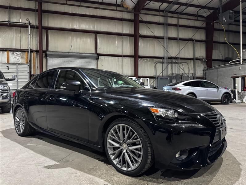 2016 LEXUS IS