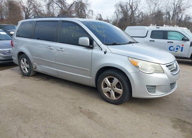 2011 VOLKSWAGEN Routan
