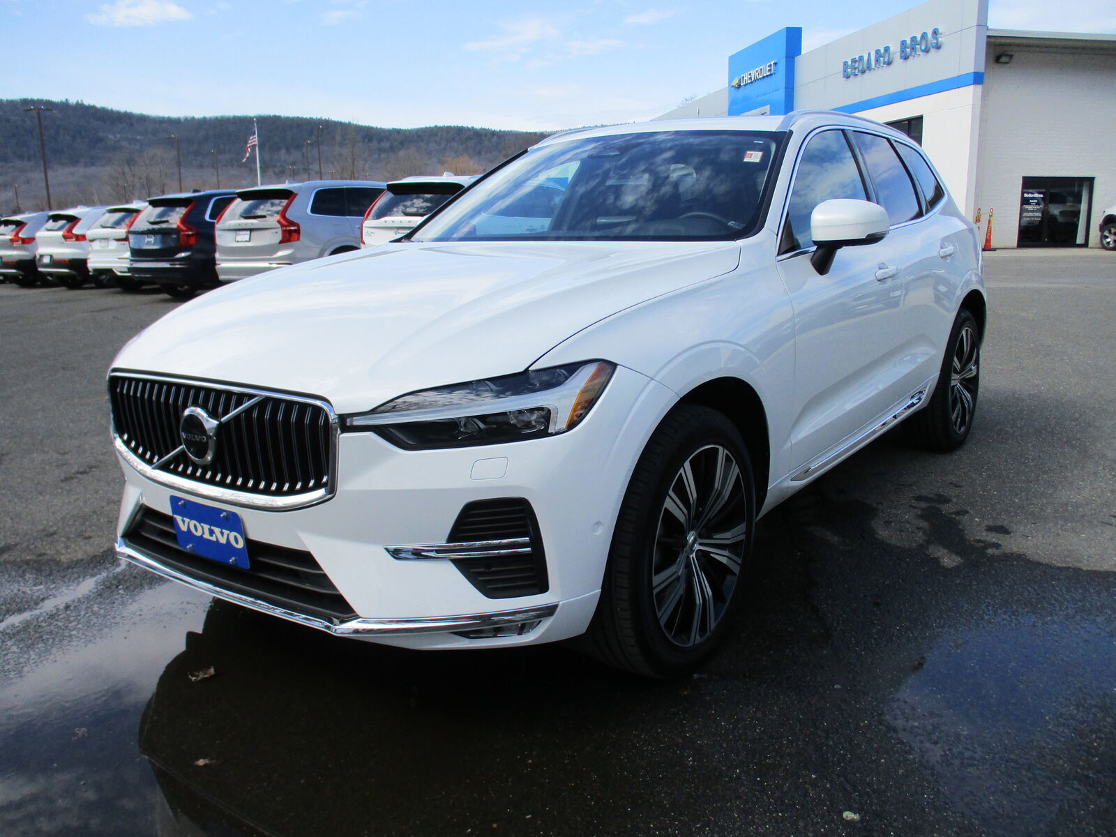 2023 VOLVO XC60
