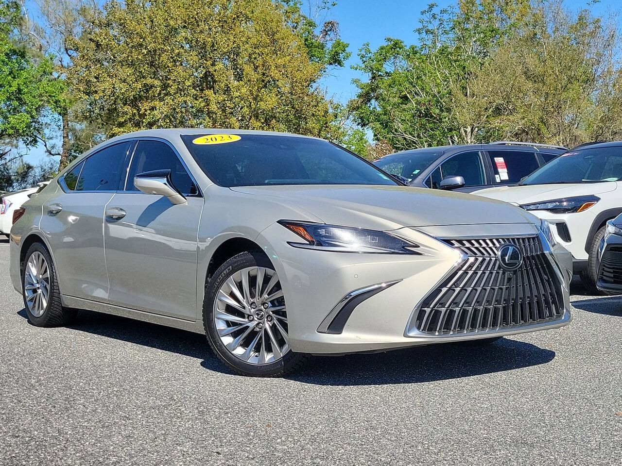 2023 LEXUS ES