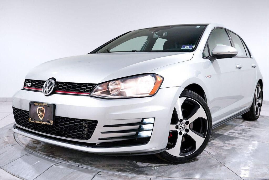 2016 VOLKSWAGEN Golf GTI