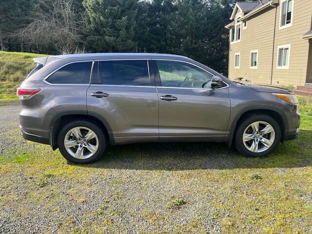 2016 TOYOTA Highlander