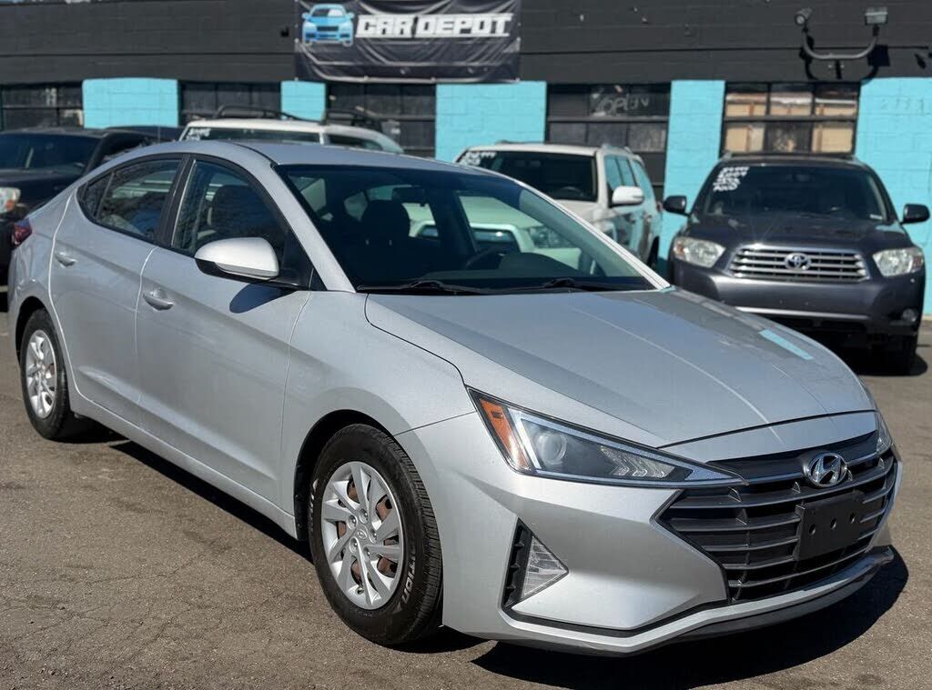 2019 HYUNDAI Elantra