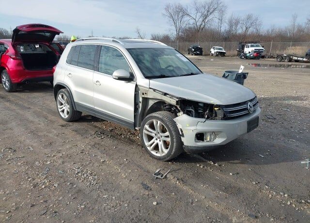 2012 VOLKSWAGEN Tiguan