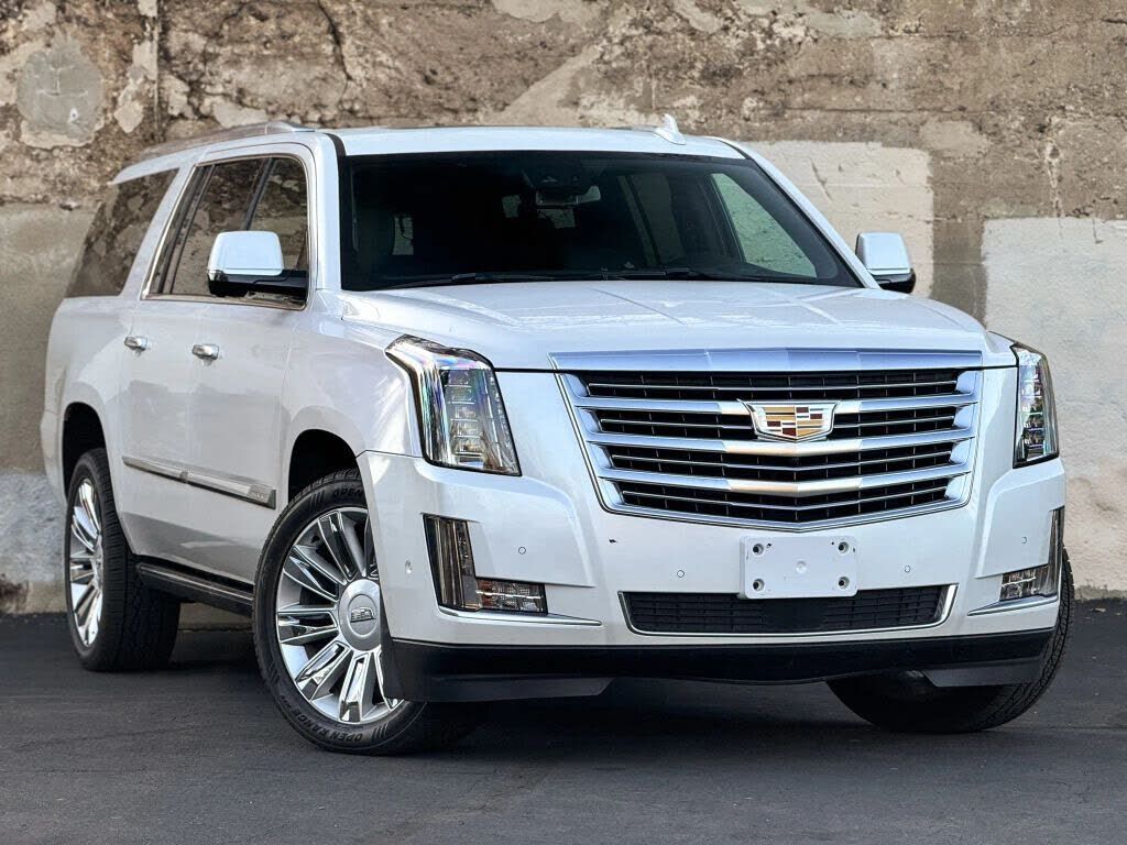 2017 CADILLAC Escalade ESV